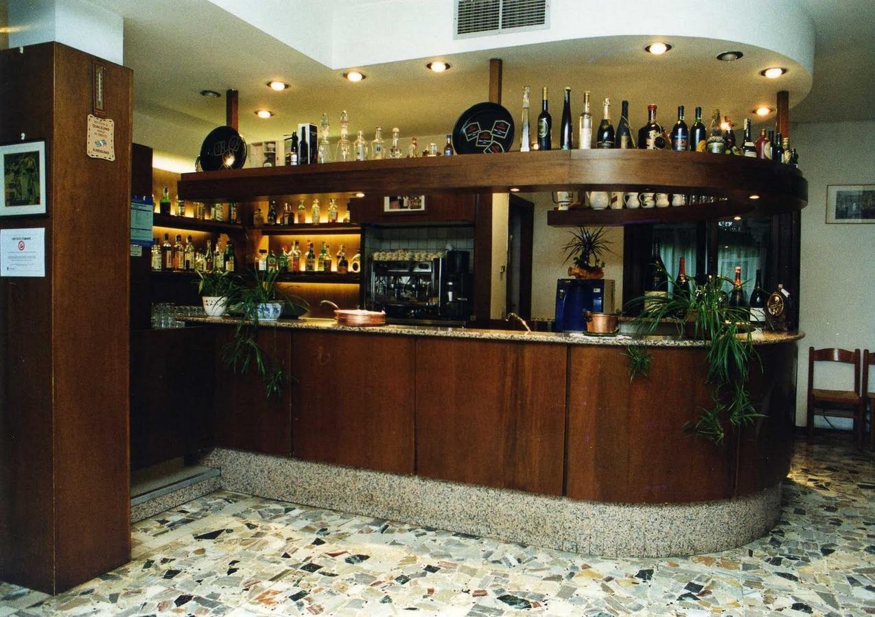 Отель Ristorante Primula Bianca Варци Экстерьер фото