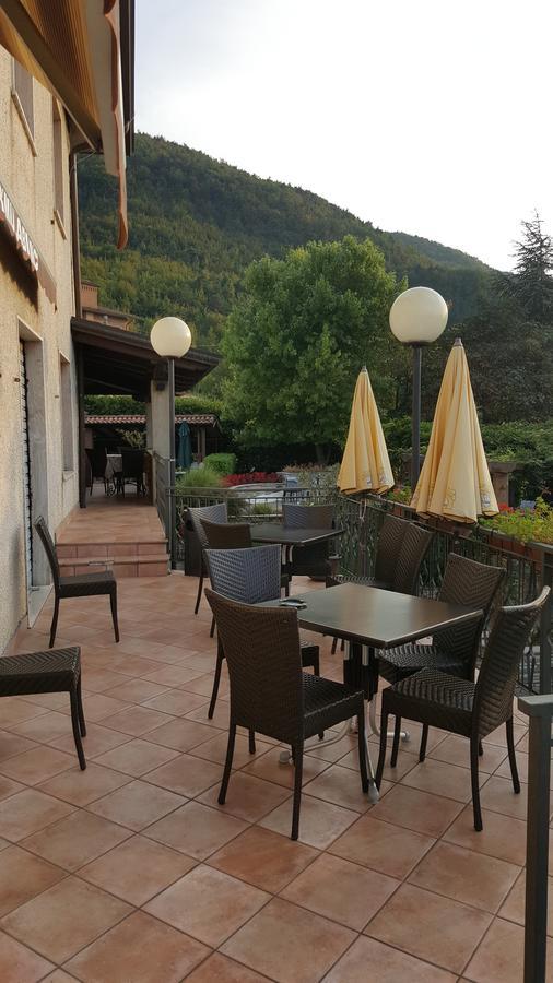 Отель Ristorante Primula Bianca Варци Экстерьер фото