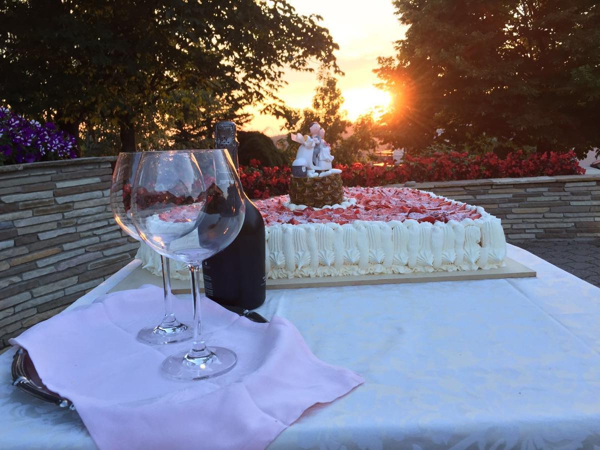 Отель Ristorante Primula Bianca Варци Экстерьер фото