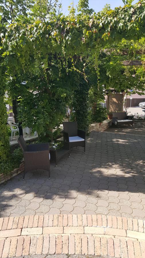 Отель Ristorante Primula Bianca Варци Экстерьер фото